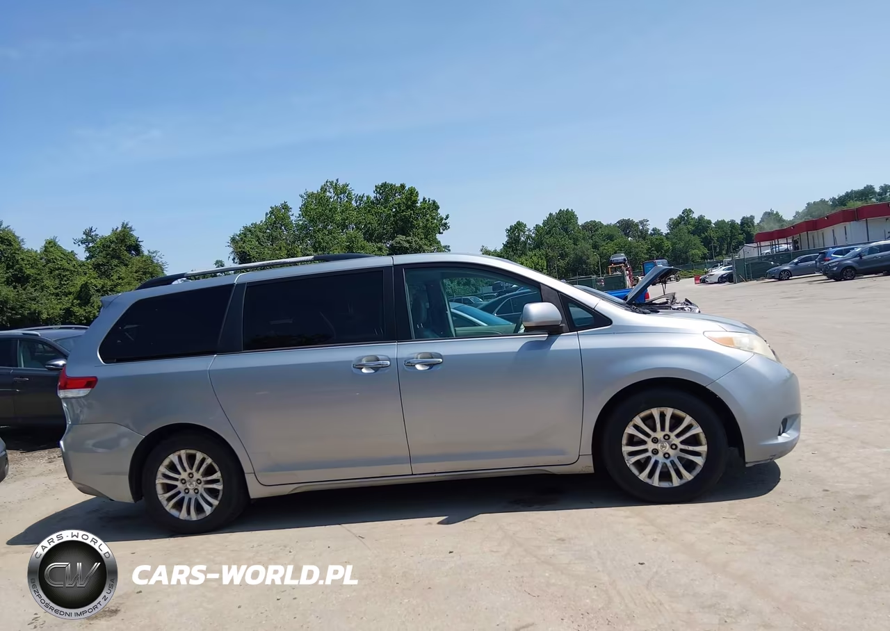 2011 Toyota Sienna Xle V6 VIN:5TDYK3DC4BS055358 - 13