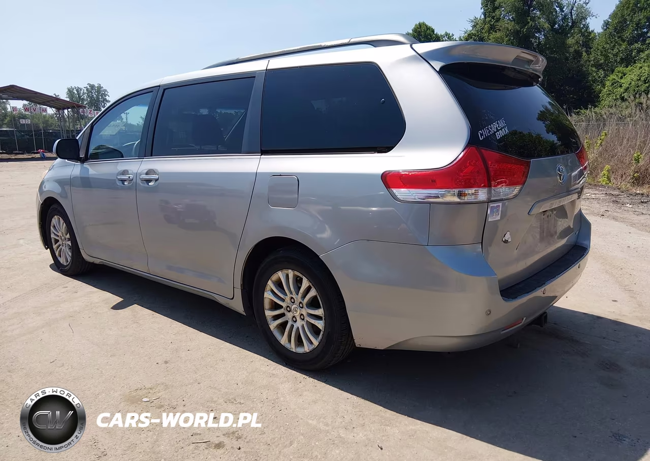 2011 Toyota Sienna Xle V6 VIN:5TDYK3DC4BS055358 - 3