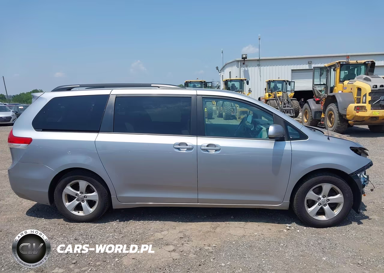2013 Toyota Sienna Le V6 8 Passenger VIN:5TDKK3DC9DS298866 - 14