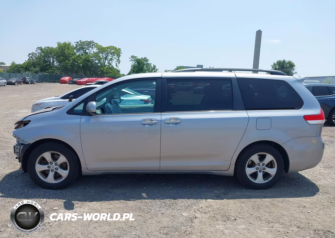 2013 Toyota Sienna Le V6 8 Passenger VIN:5TDKK3DC9DS298866 - 15