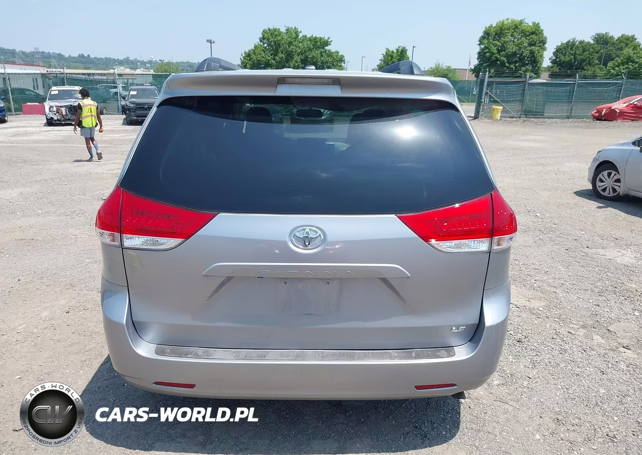 2013 Toyota Sienna Le V6 8 Passenger VIN:5TDKK3DC9DS298866 - 17