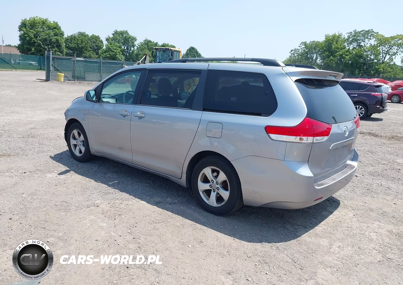 2013 Toyota Sienna Le V6 8 Passenger VIN:5TDKK3DC9DS298866 - 3