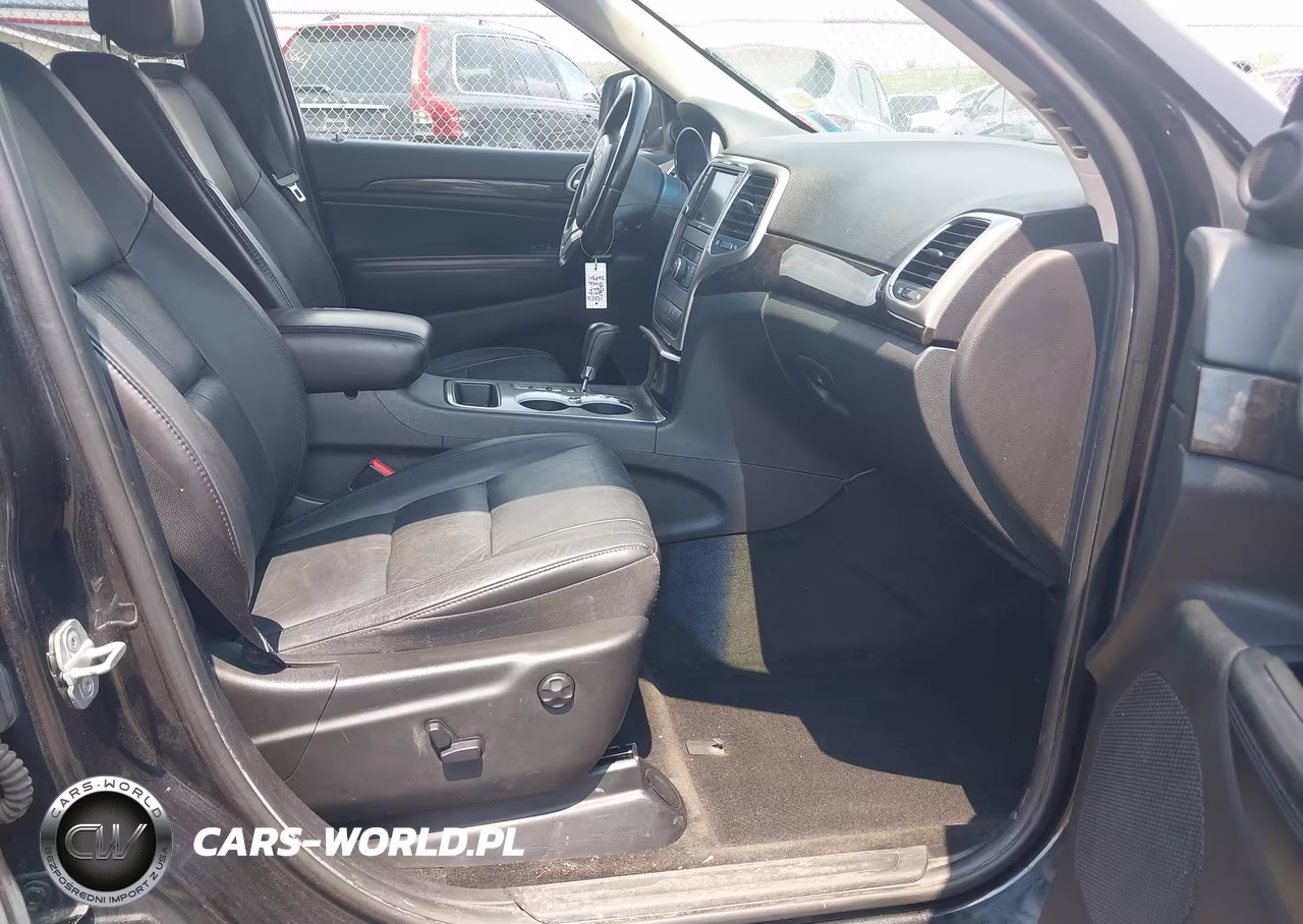 2012 Jeep Grand Cherokee Laredo VIN:1C4RJFAG3CC268921 - 5