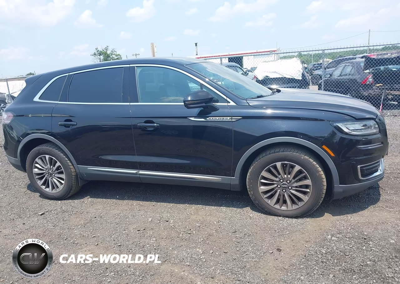 2020 Lincoln Nautilus Standard VIN:2LMPJ8J98LBL31113 - 13