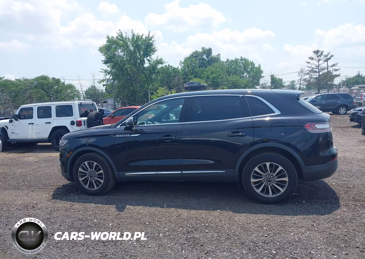 2020 Lincoln Nautilus Standard VIN:2LMPJ8J98LBL31113 - 14
