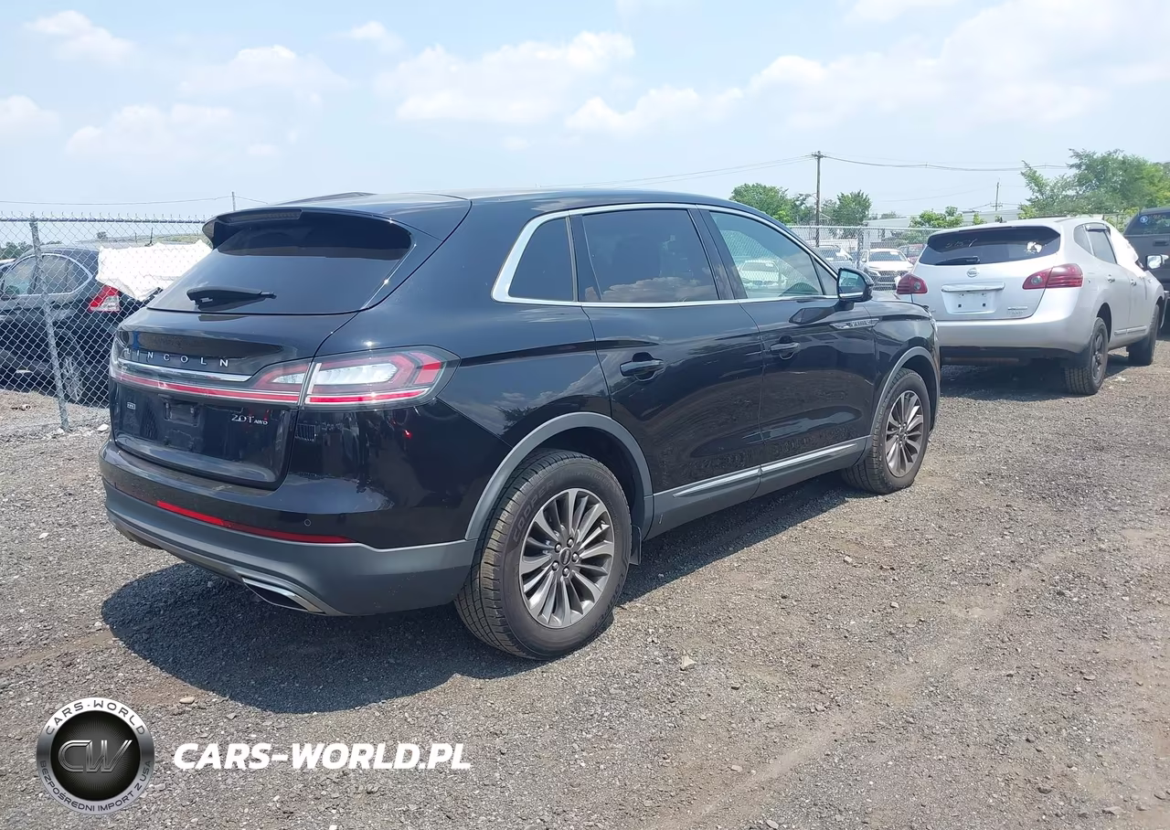 2020 Lincoln Nautilus Standard VIN:2LMPJ8J98LBL31113 - 4
