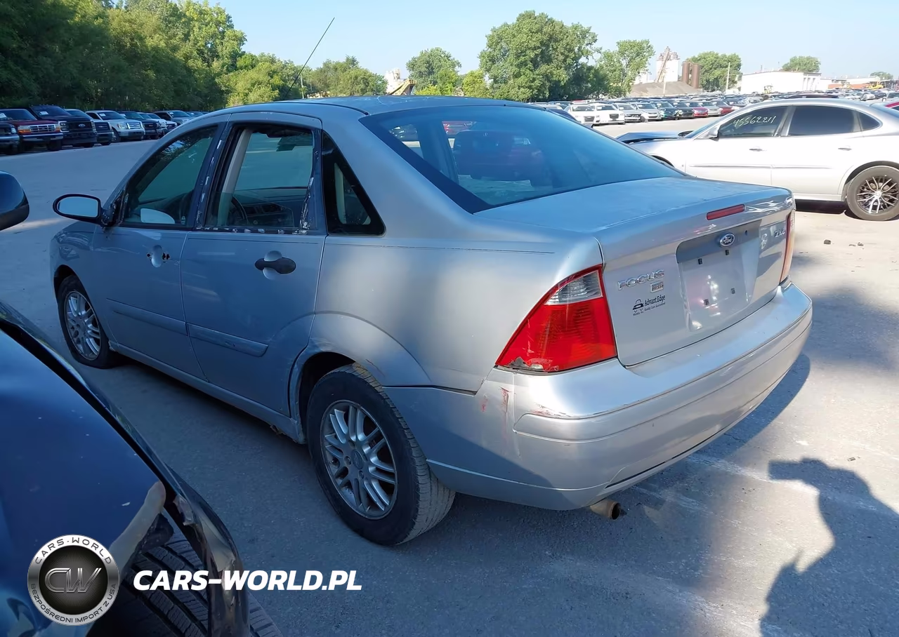 2005 Ford Focus Zx4 VIN:1FAFP34N45W251854 - 3