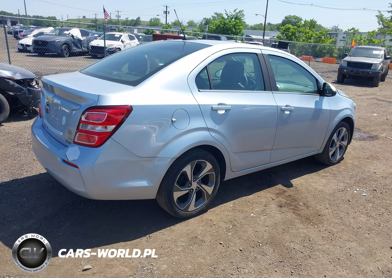 2018 Chevrolet Sonic Premier Auto VIN:1G1JF5SB0J4132905 - 4