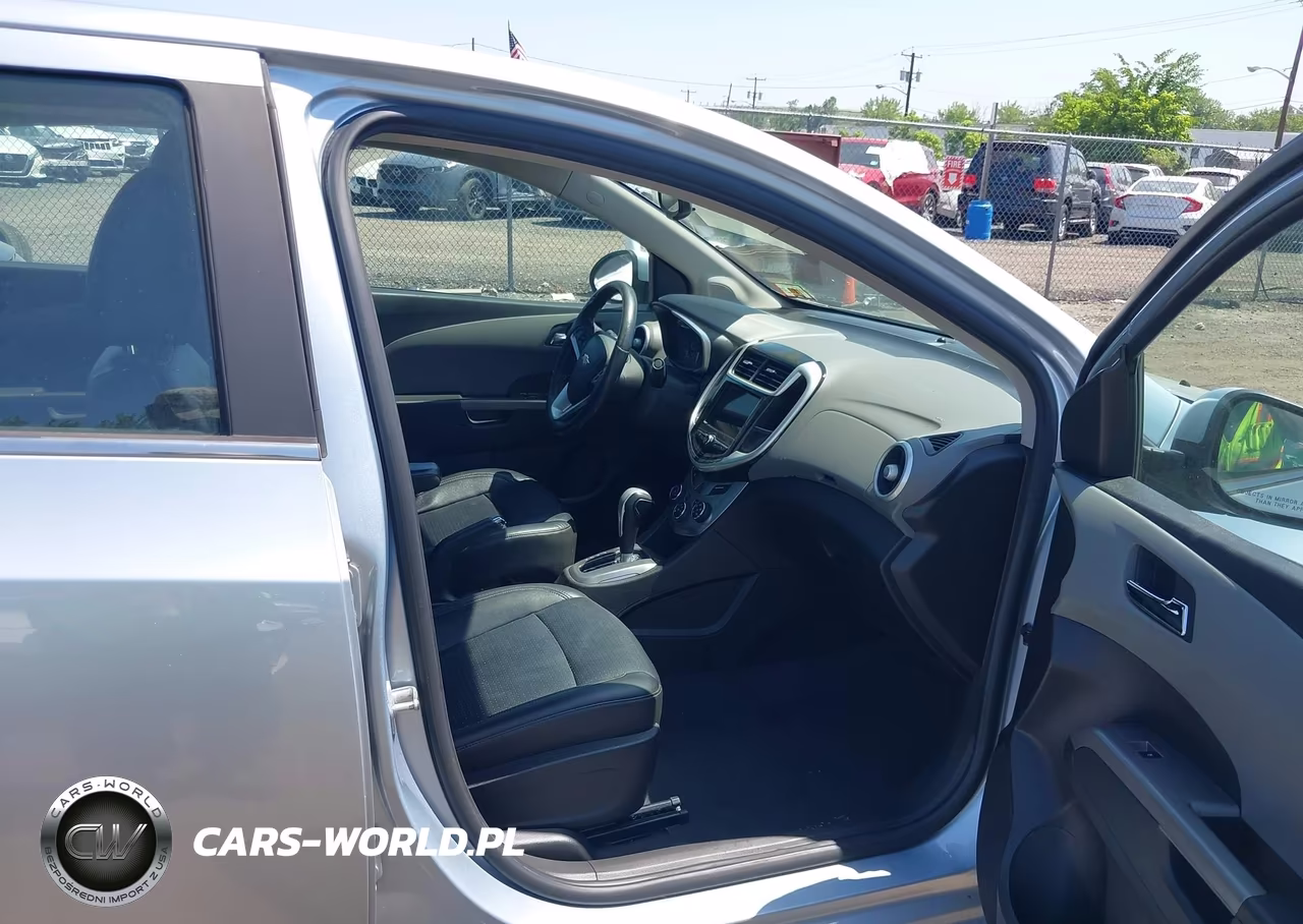2018 Chevrolet Sonic Premier Auto VIN:1G1JF5SB0J4132905 - 5