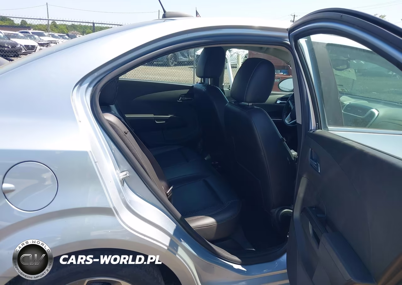 2018 Chevrolet Sonic Premier Auto VIN:1G1JF5SB0J4132905 - 8