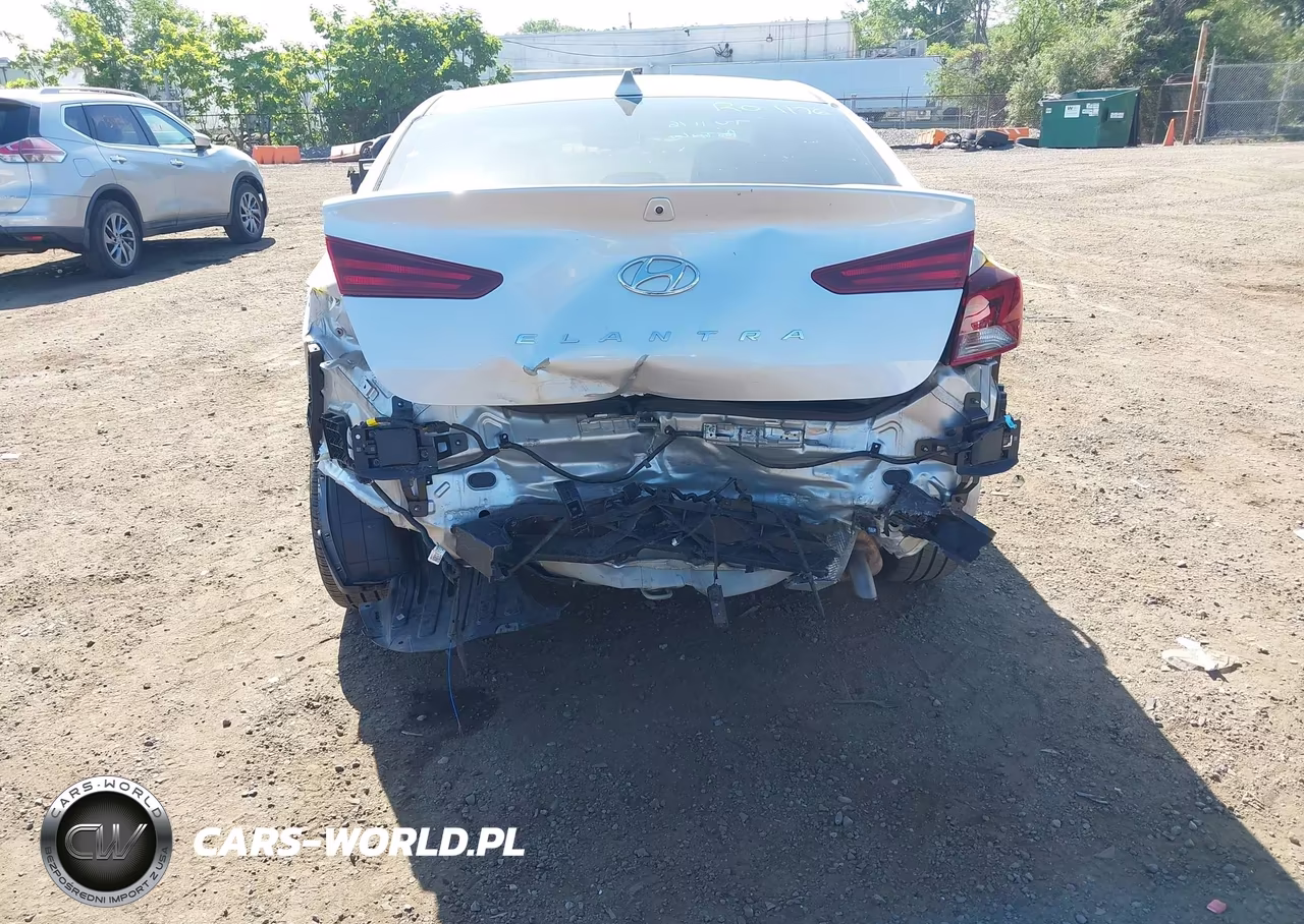 2019 Hyundai Elantra Value Edition VIN:KMHD84LF2KU886234 - 6