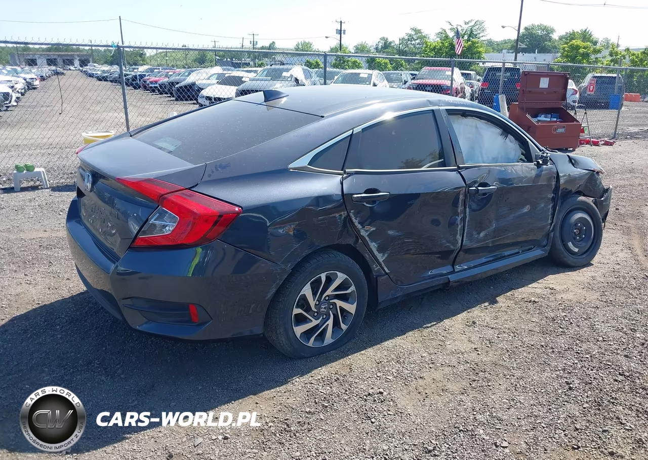 2018 Honda Civic Ex VIN:2HGFC2F77JH589385 - 4