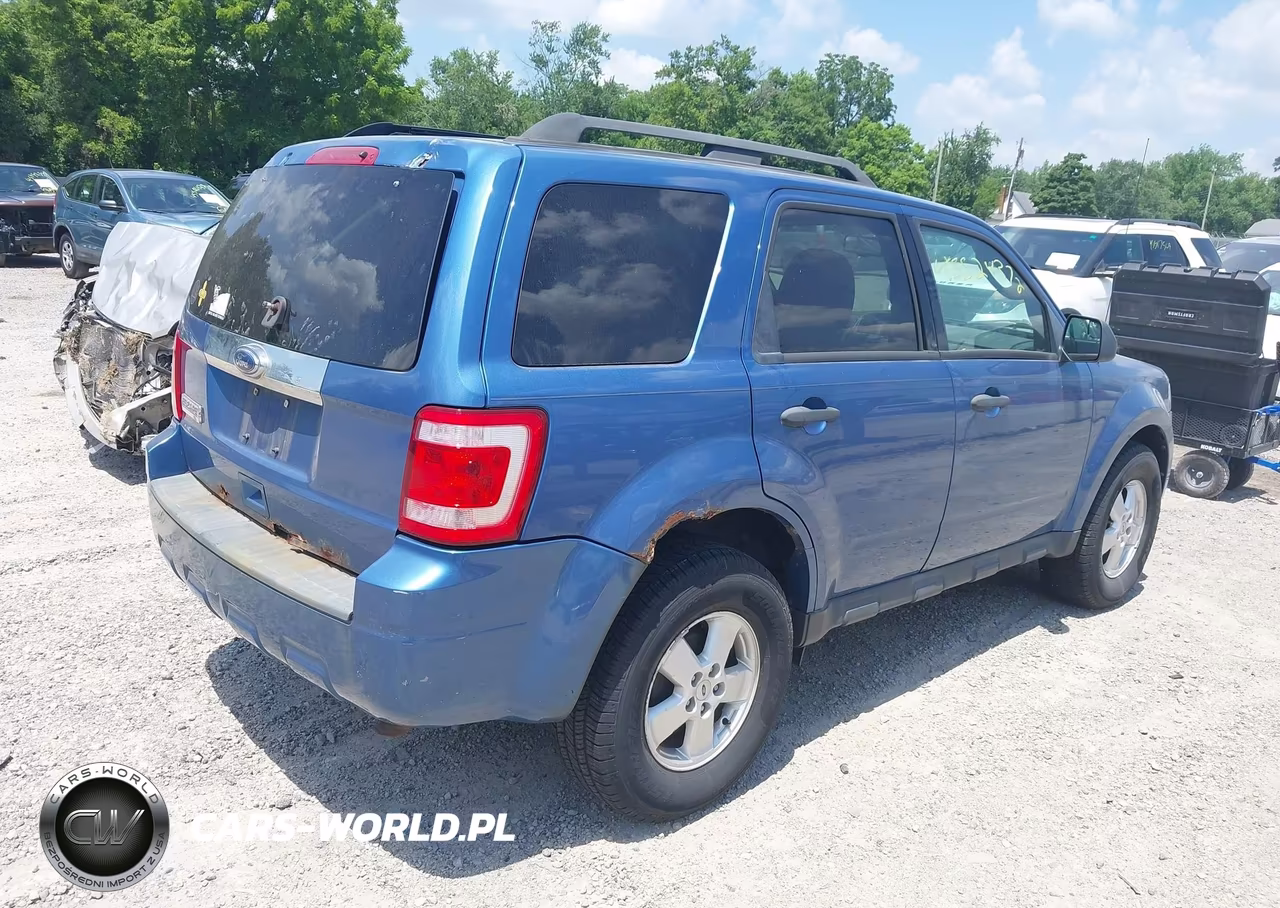 2010 Ford Escape Xlt VIN:1FMCU0D75AKB42497 - 4