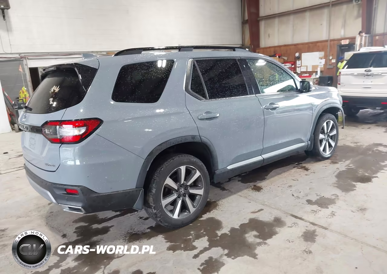 2023 Honda Pilot Awd Touring VIN:5FNYG1H78PB053868 - 4