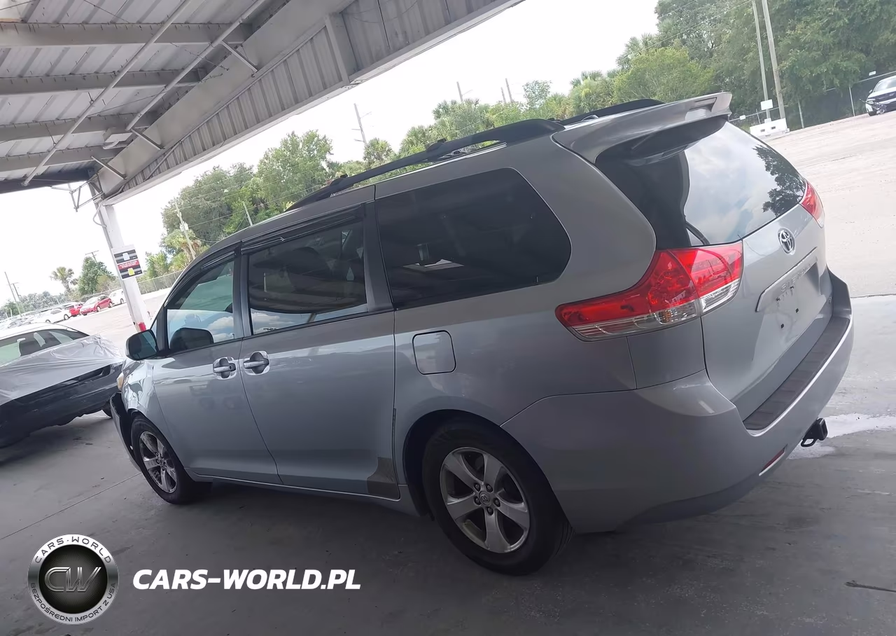 2013 Toyota Sienna Le V6 8 Passenger VIN:5TDKK3DC3DS316391 - 14