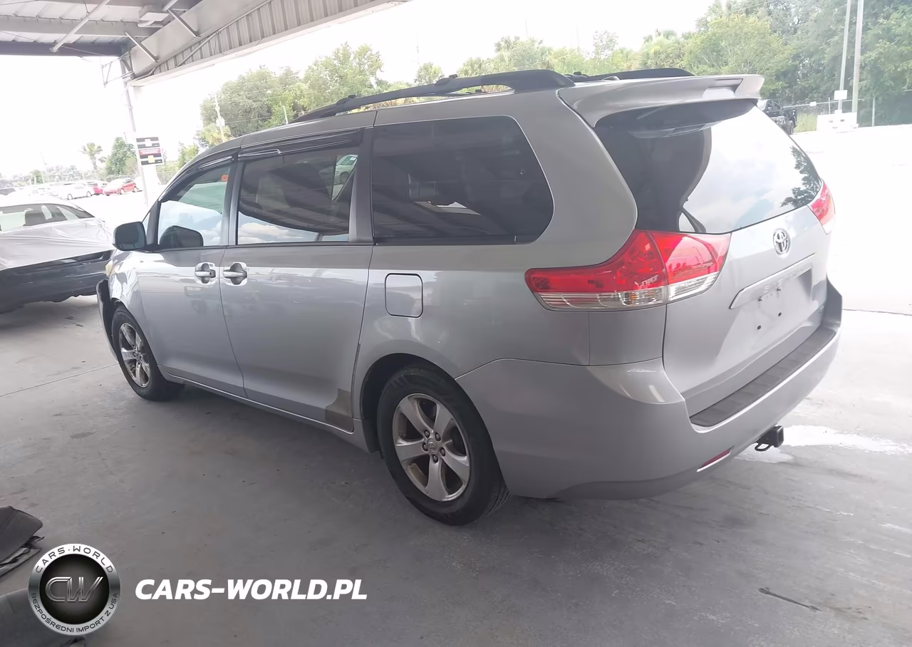 2013 Toyota Sienna Le V6 8 Passenger VIN:5TDKK3DC3DS316391 - 3
