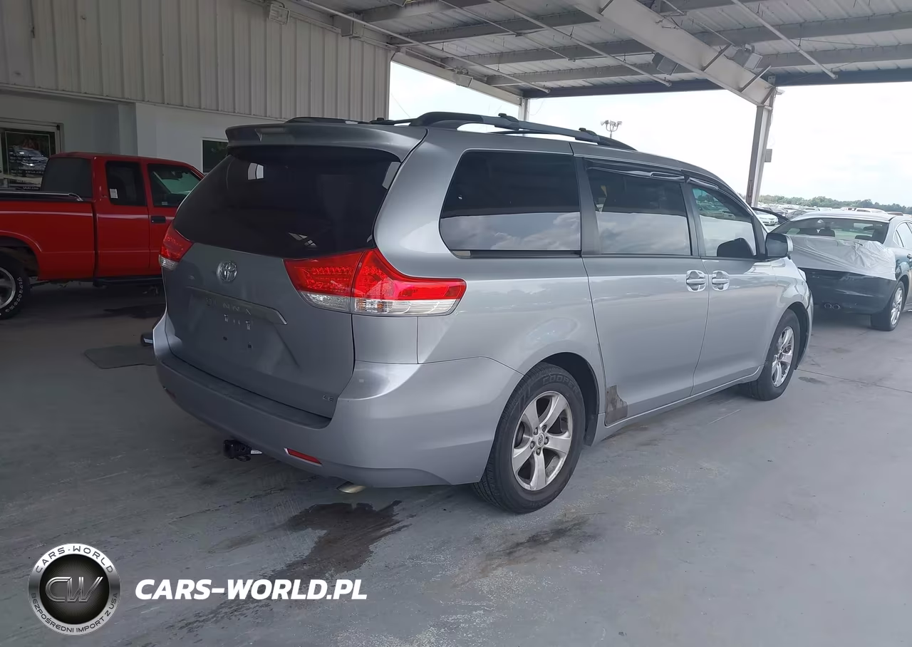 2013 Toyota Sienna Le V6 8 Passenger VIN:5TDKK3DC3DS316391 - 4