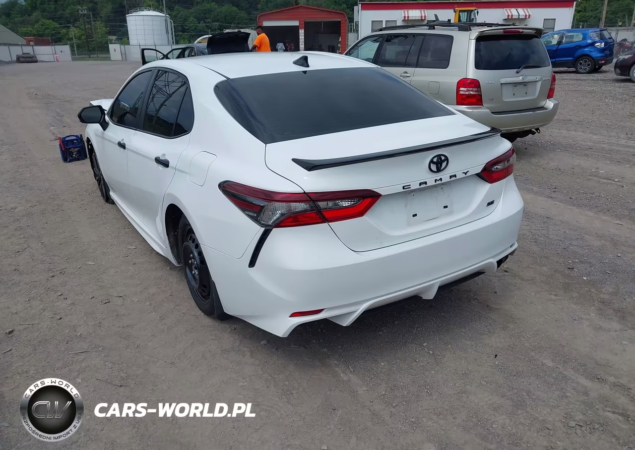 2021 Toyota Camry Se Nightshade Edition VIN:4T1G11AK8MU497567 - 3
