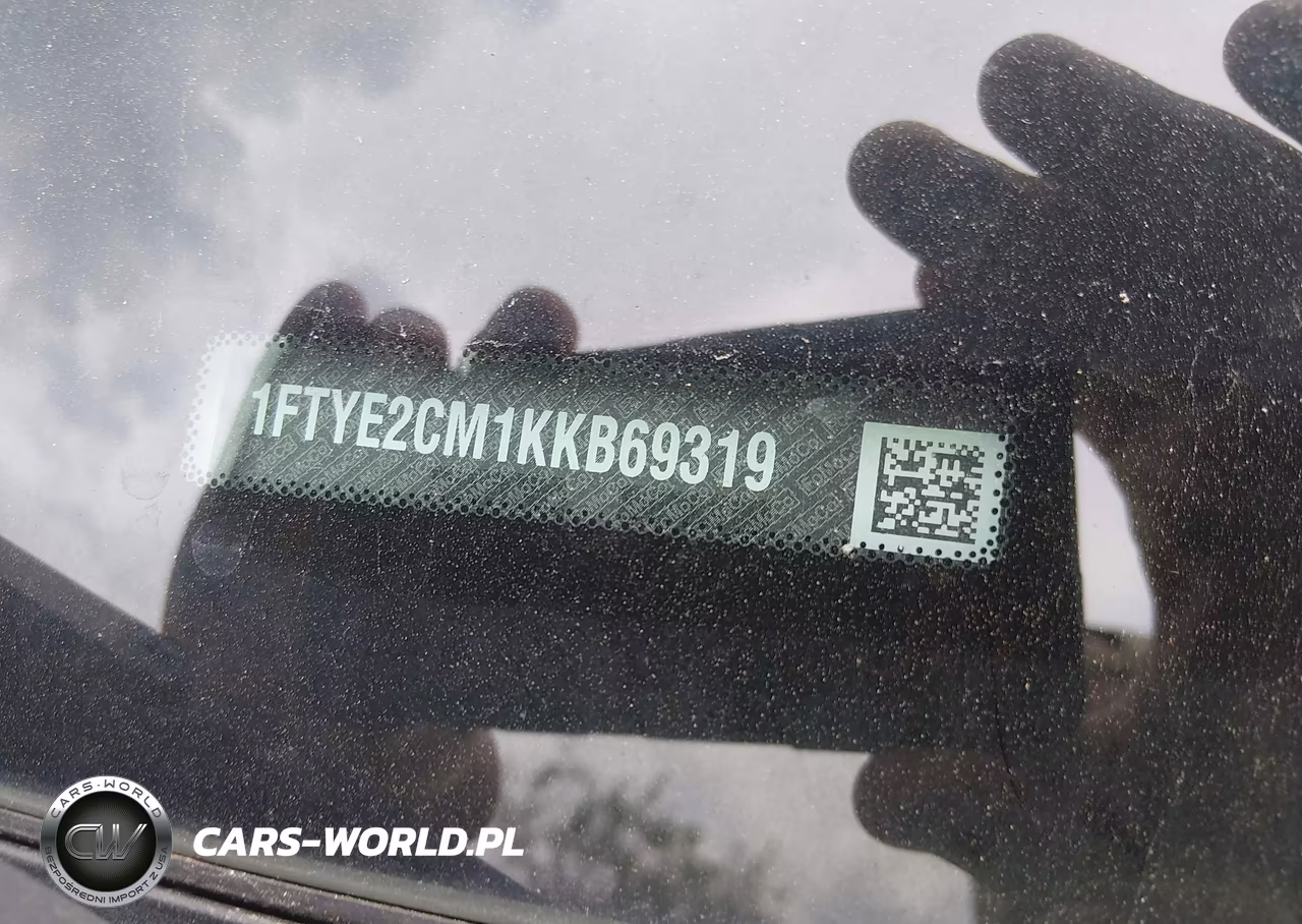 2019 Ford Transit-150 VIN:1FTYE2CM1KKB69319 - 17