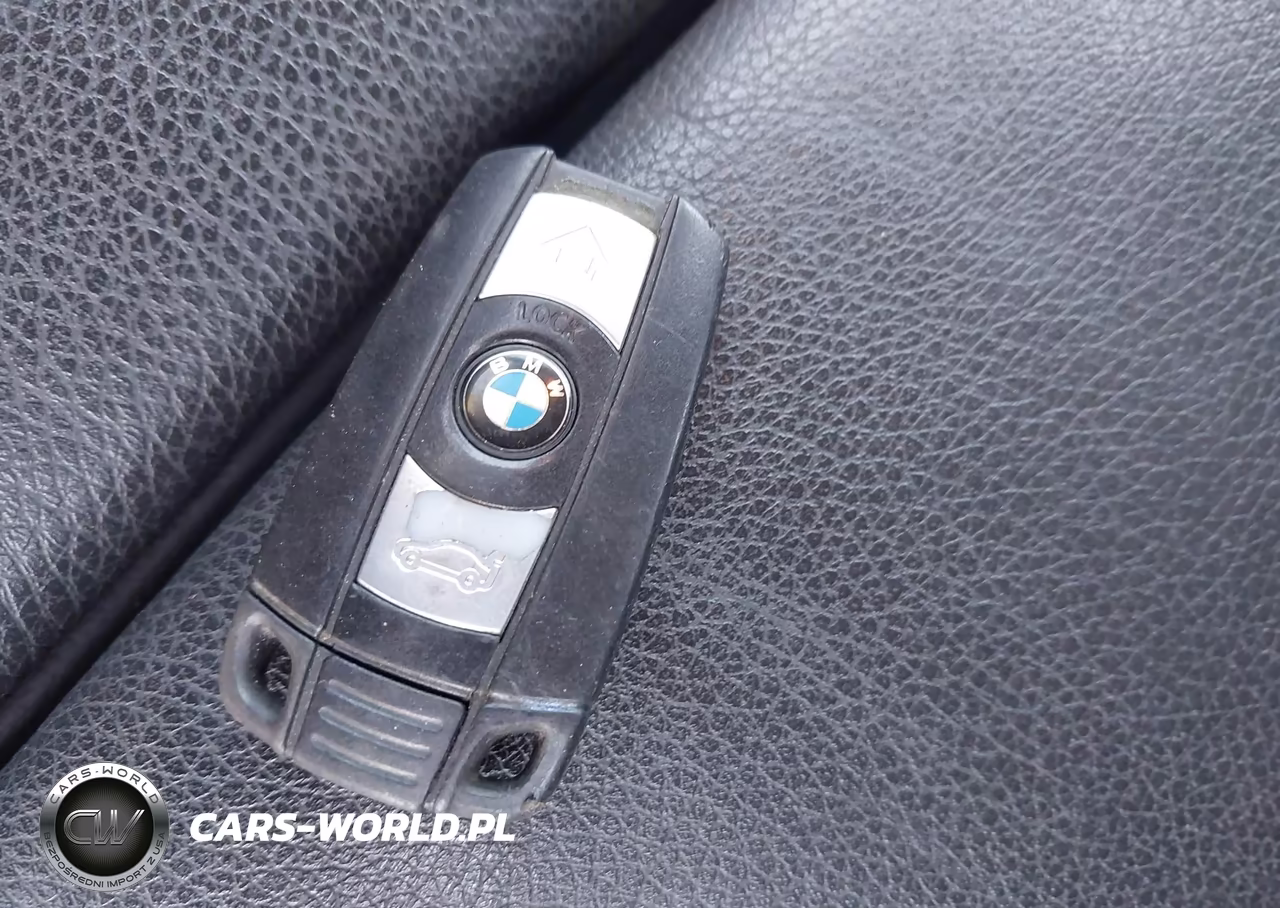 2008 BMW 328Xi VIN:WBAVT73538FZ38013 - 11