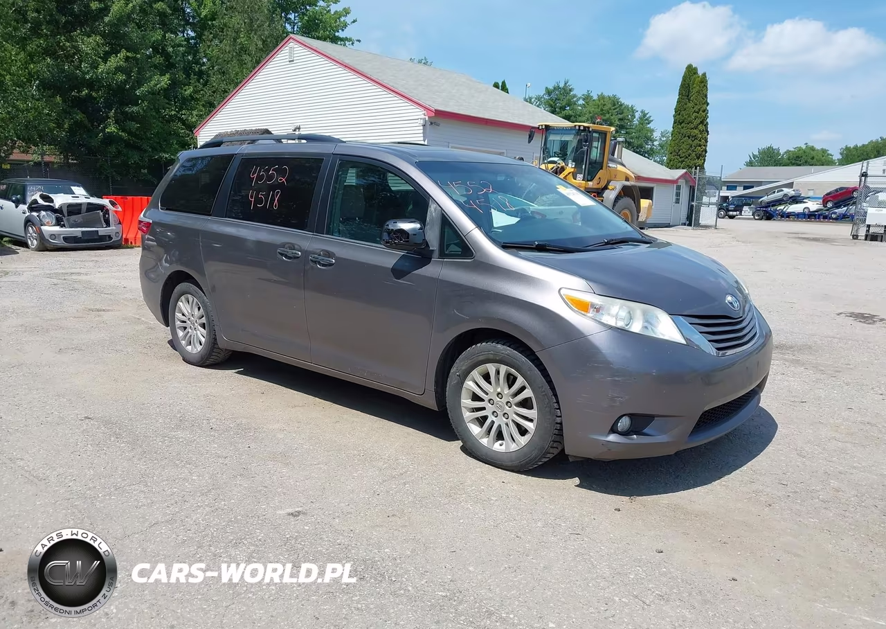 2016 Toyota Sienna Xle 8 Passenger – zdjęcie 1 z 16