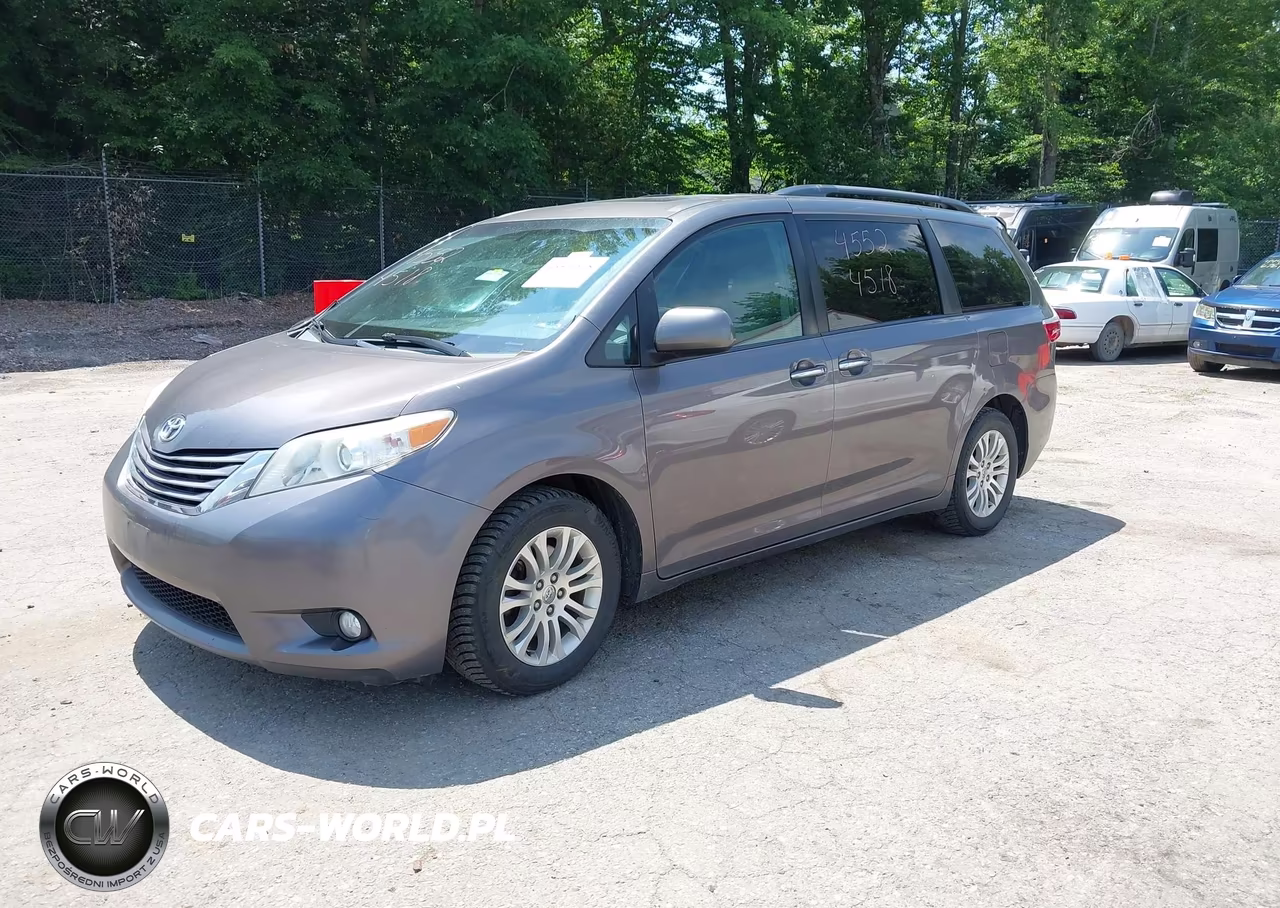 2016 Toyota Sienna Xle 8 Passenger VIN:5TDYK3DC5GS722901 - 2