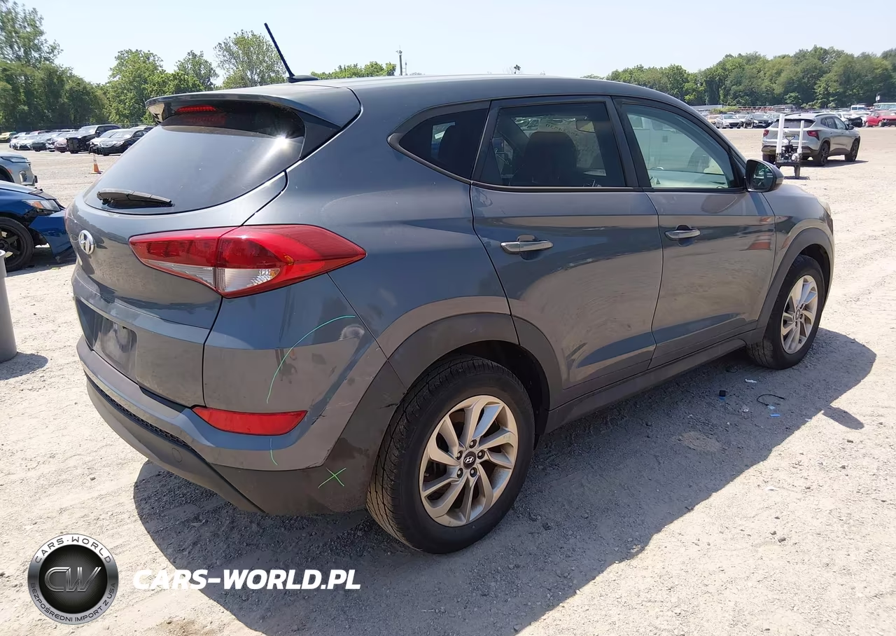 2017 Hyundai Tucson Se VIN:KM8J23A41HU303144 - 4