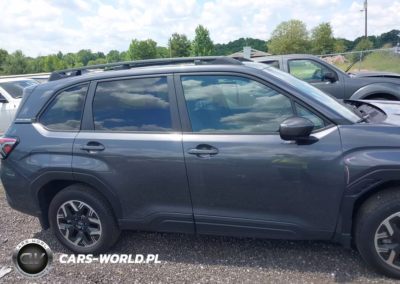 2025 Subaru Forester Premium VIN:JF2SLDDCXSH508395 - 13