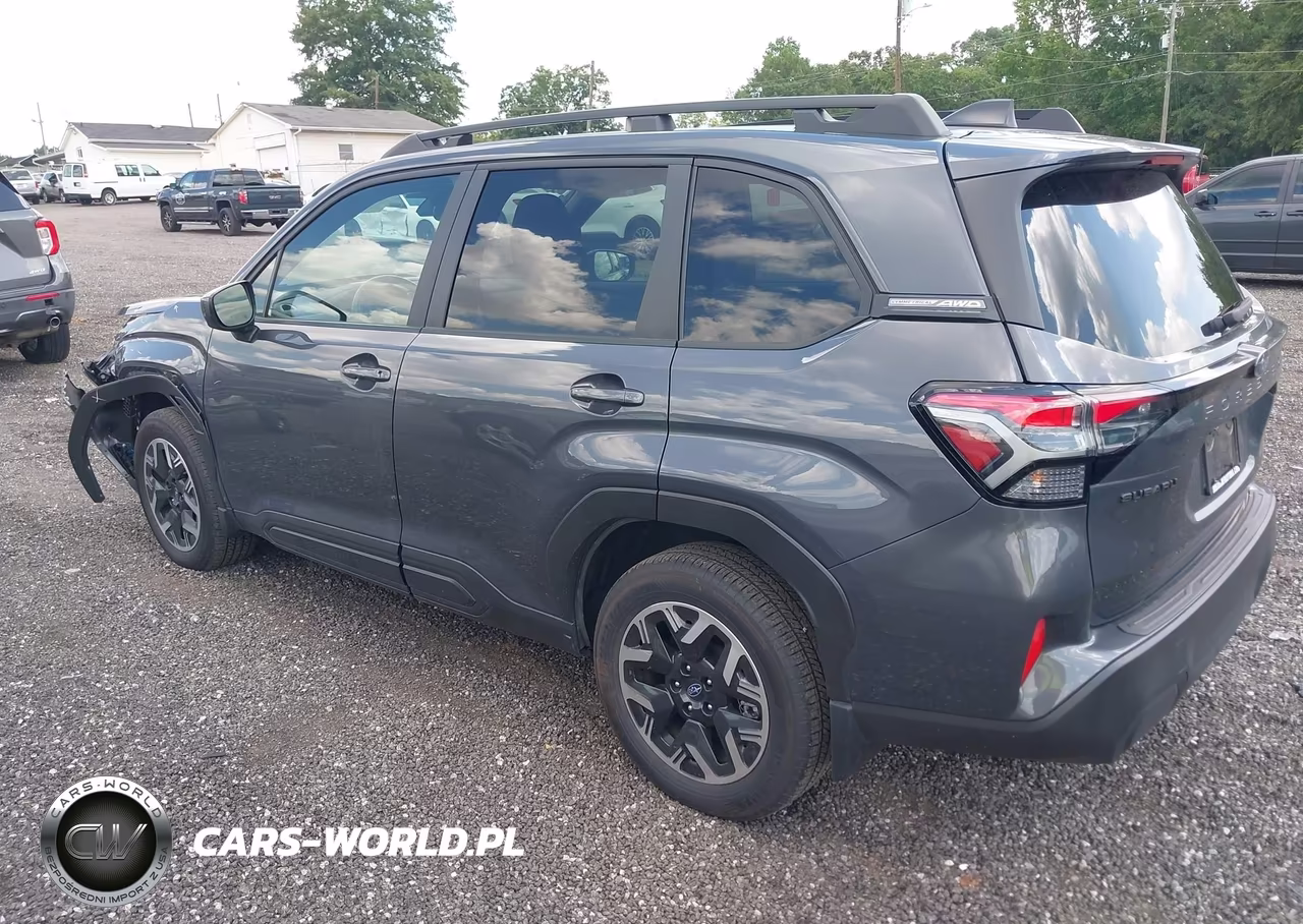 2025 Subaru Forester Premium VIN:JF2SLDDCXSH508395 - 3