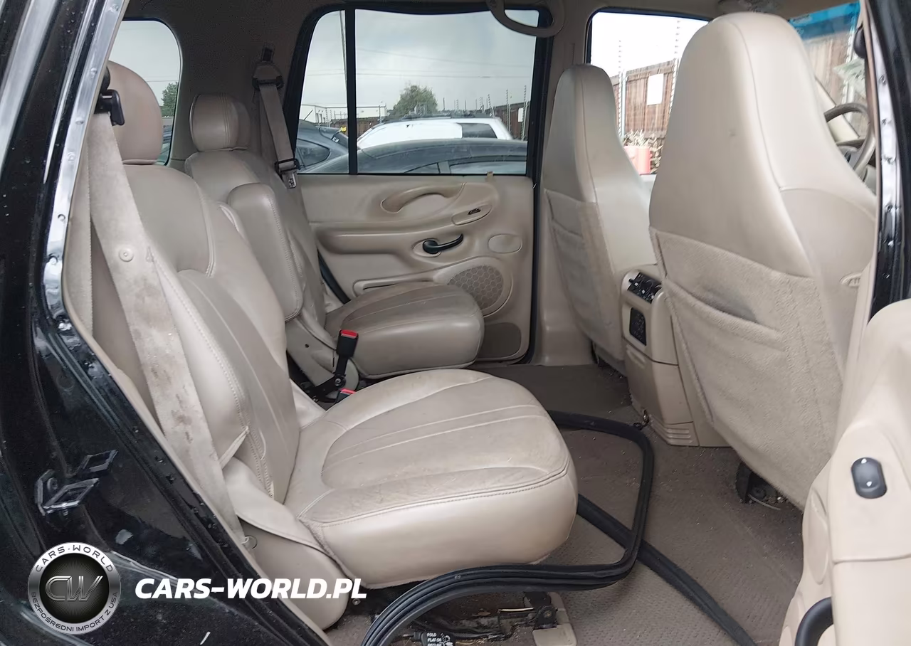 2002 Ford Expedition Eddie Bauer VIN:1FMFU18L42LA60170 - 8