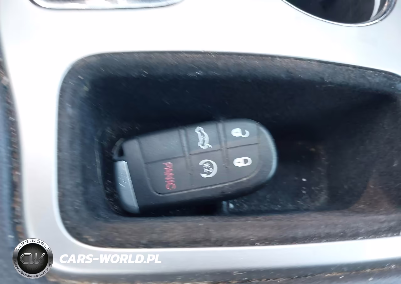 2019 Jeep Grand Cherokee Altitude 4X4 VIN:1C4RJFAGXKC610685 - 11