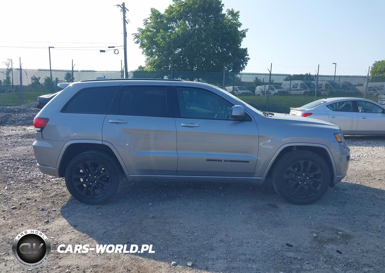 2019 Jeep Grand Cherokee Altitude 4X4 VIN:1C4RJFAGXKC610685 - 13