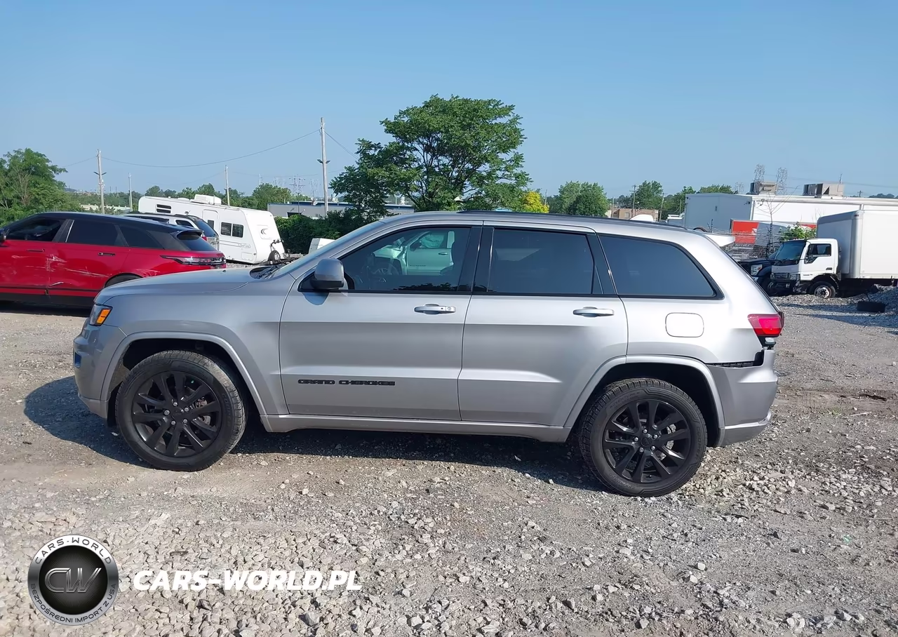 2019 Jeep Grand Cherokee Altitude 4X4 VIN:1C4RJFAGXKC610685 - 14