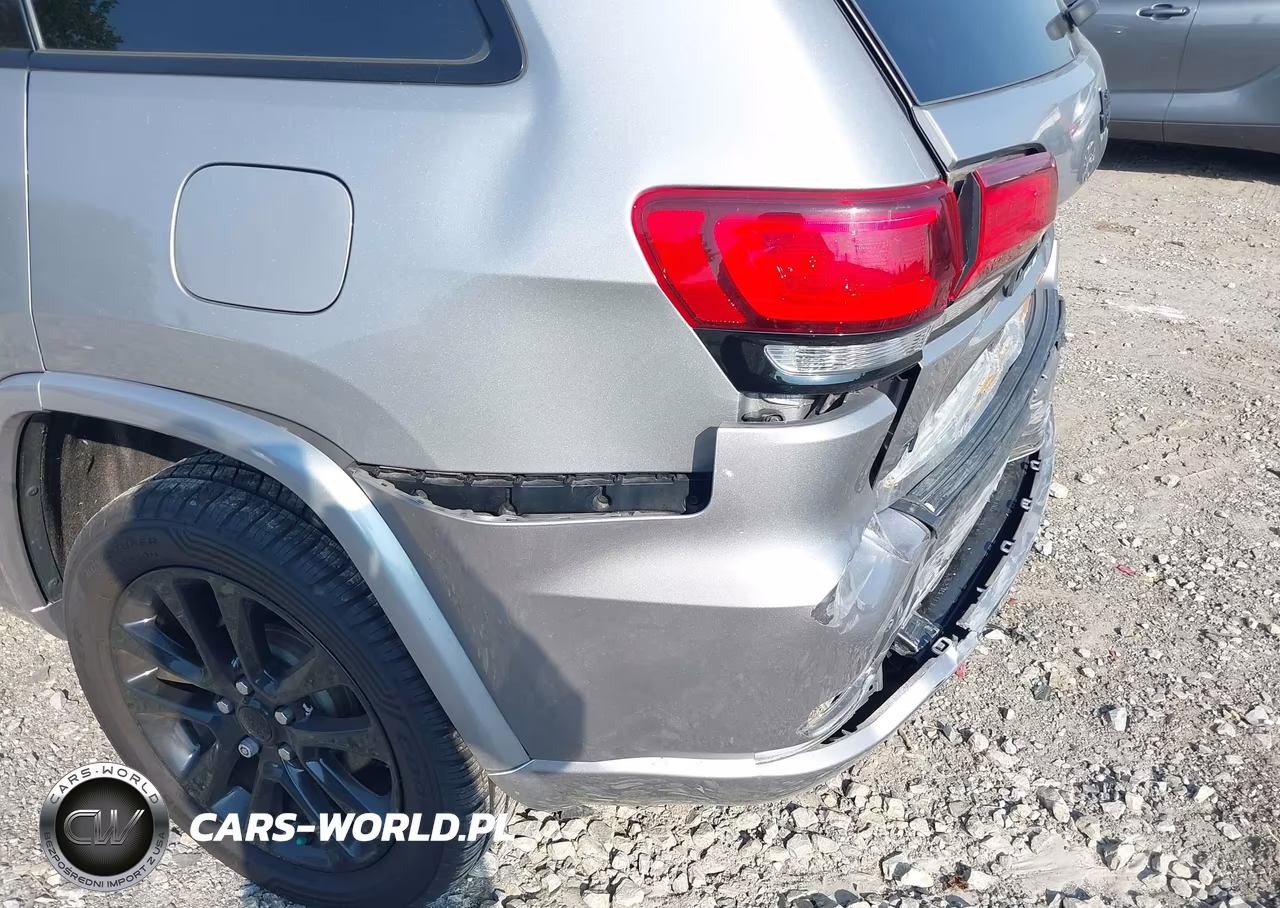2019 Jeep Grand Cherokee Altitude 4X4 VIN:1C4RJFAGXKC610685 - 17