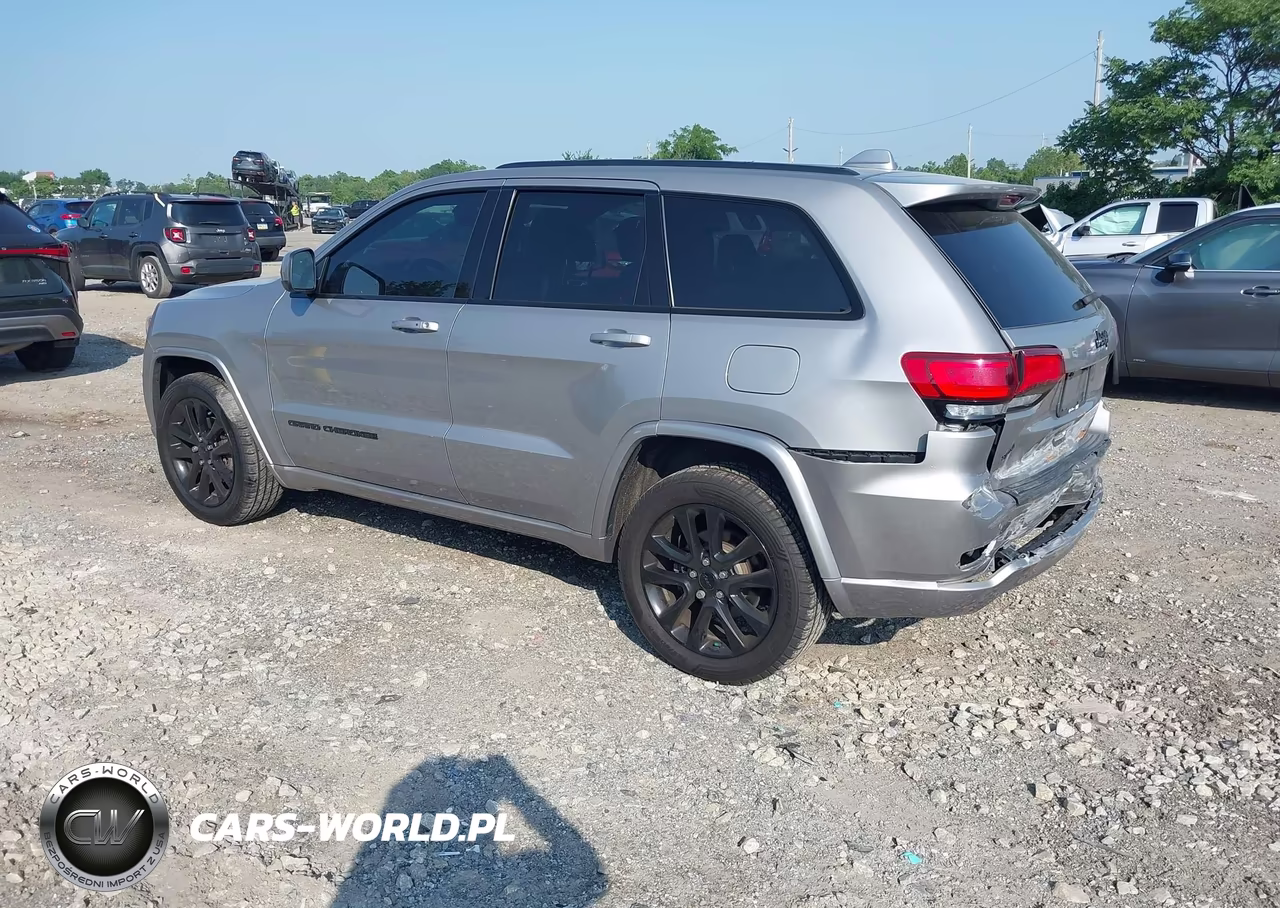 2019 Jeep Grand Cherokee Altitude 4X4 VIN:1C4RJFAGXKC610685 - 3