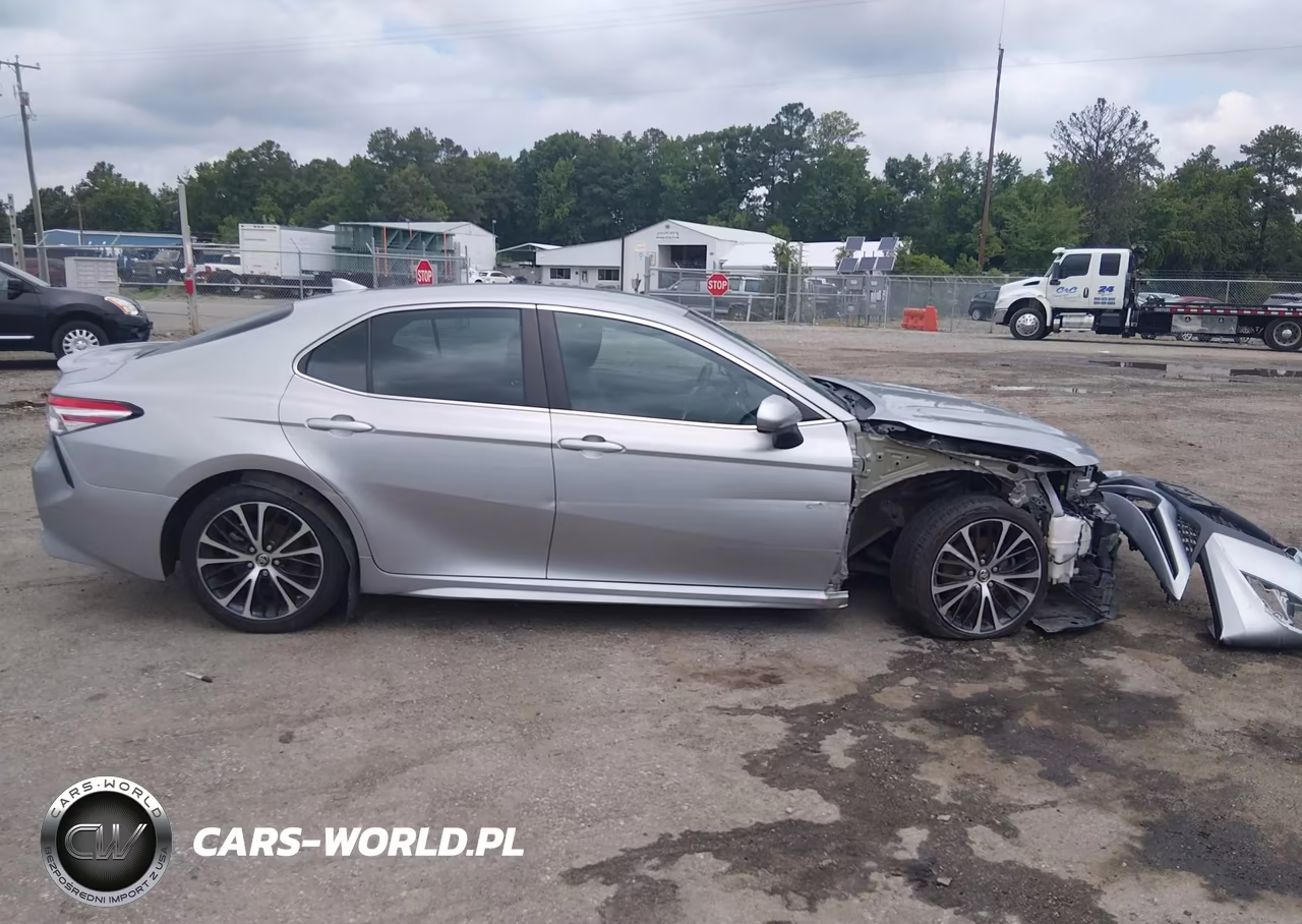 2020 Toyota Camry Se VIN:4T1G11AKXLU900673 - 14