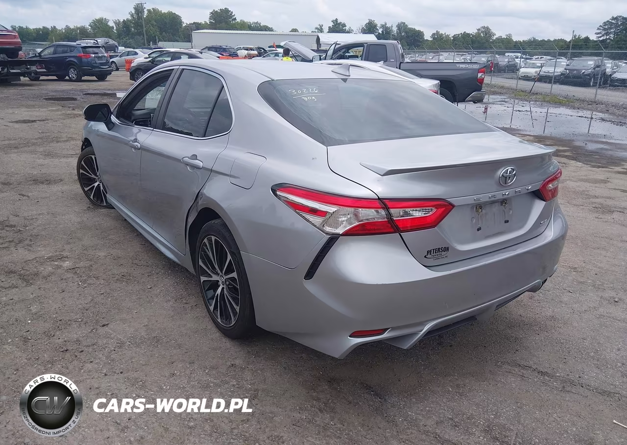 2020 Toyota Camry Se VIN:4T1G11AKXLU900673 - 3