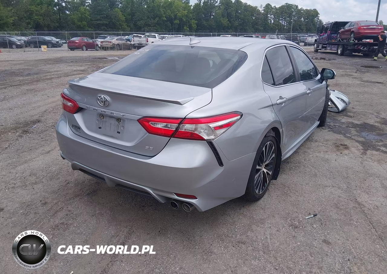 2020 Toyota Camry Se VIN:4T1G11AKXLU900673 - 4