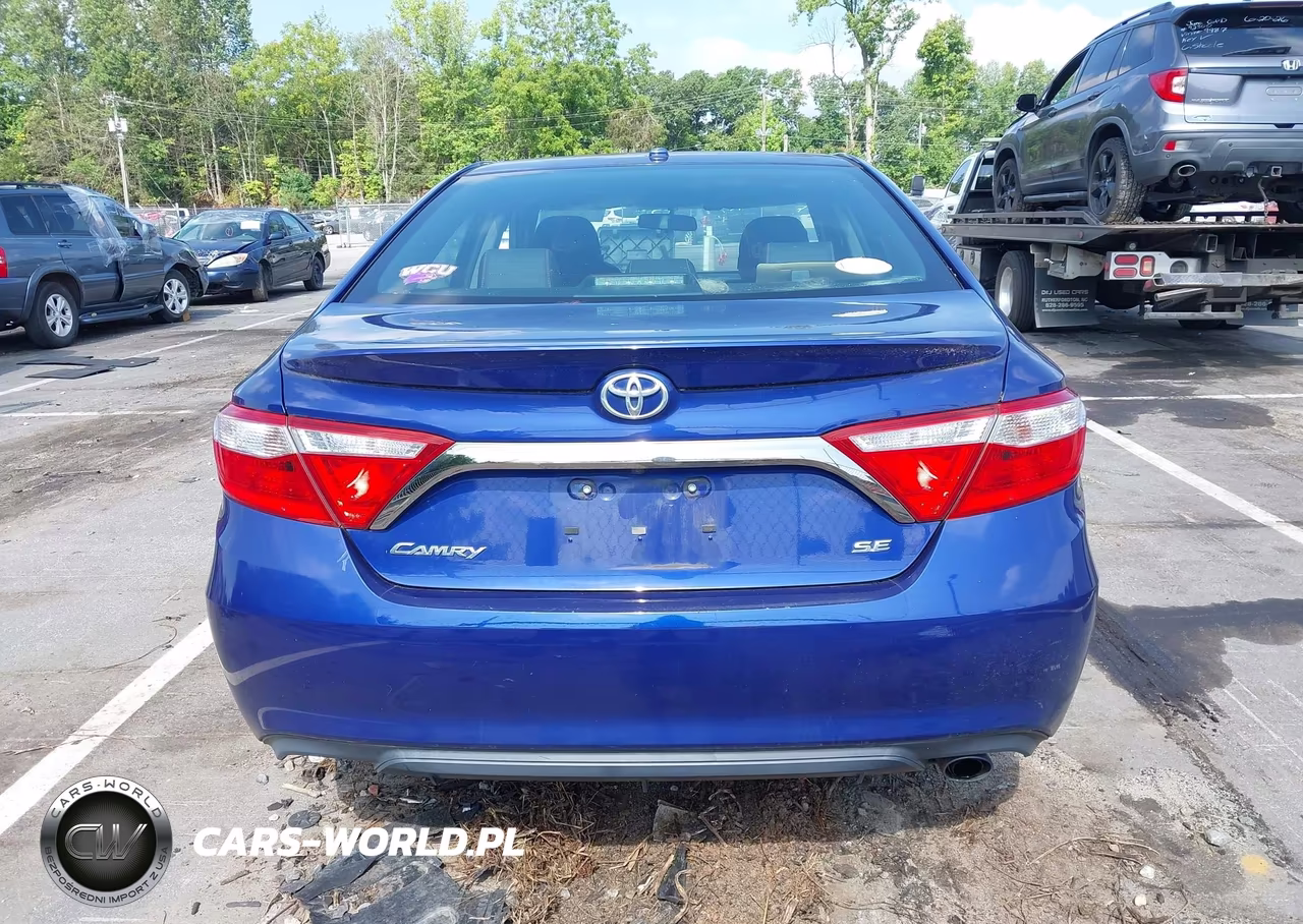 2015 Toyota Camry Se VIN:4T1BF1FK1FU881472 - 16