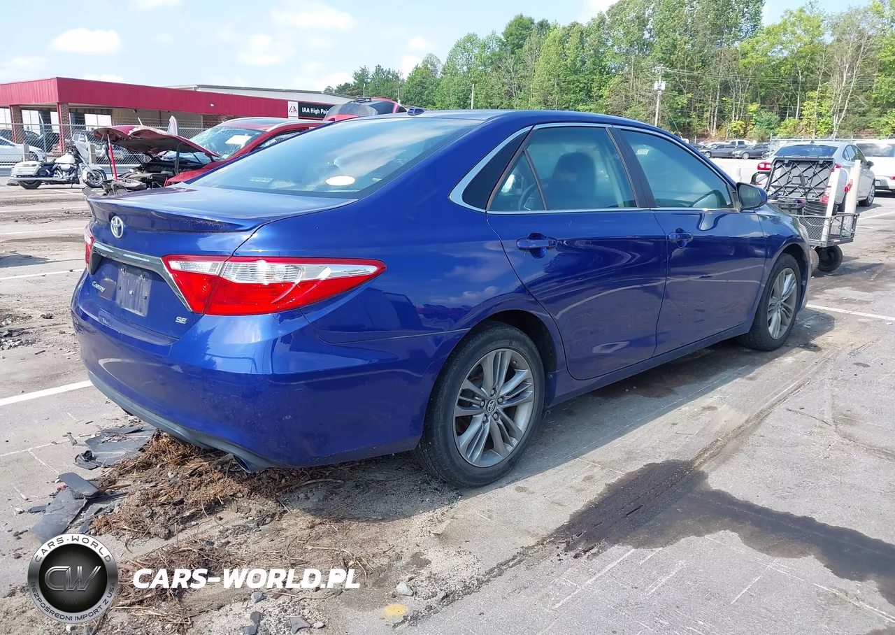 2015 Toyota Camry Se VIN:4T1BF1FK1FU881472 - 4