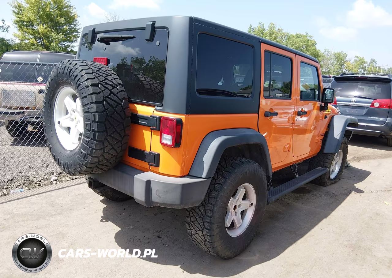 2012 Jeep Wrangler Unlimited Sport VIN:1C4BJWDG0CL222136 - 4