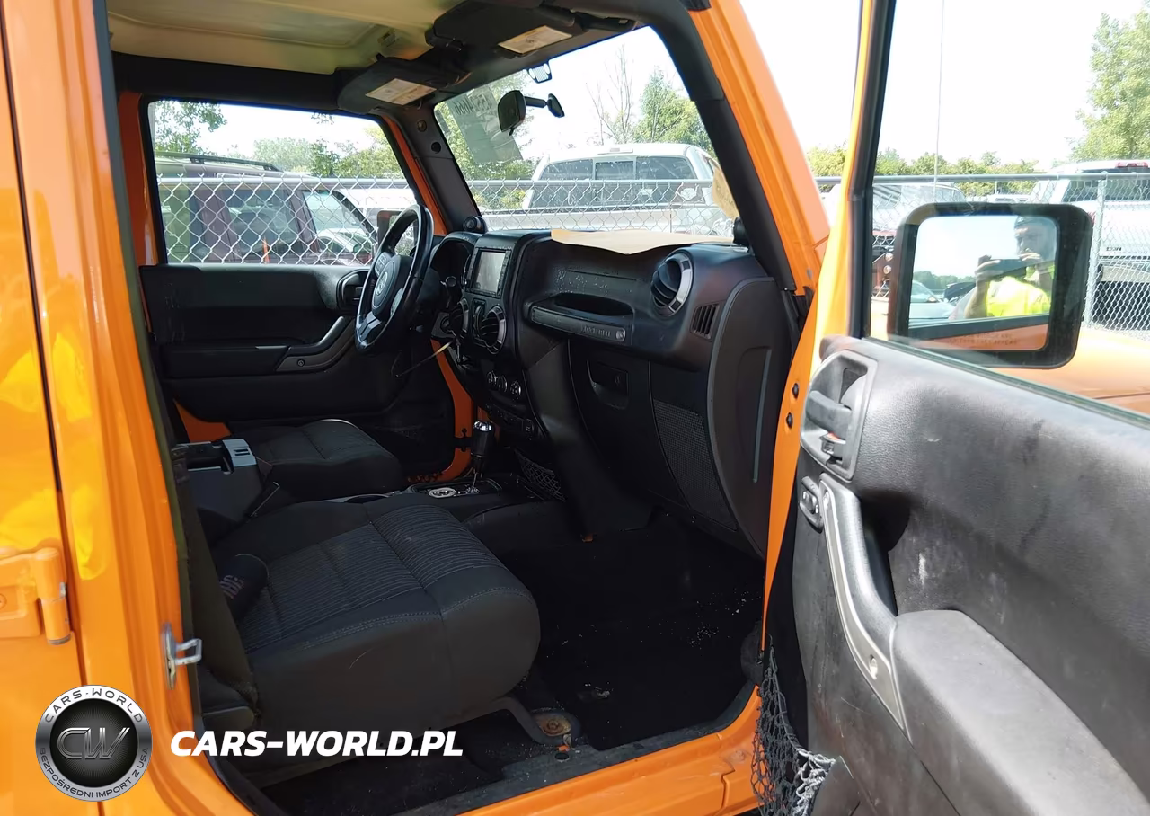 2012 Jeep Wrangler Unlimited Sport VIN:1C4BJWDG0CL222136 - 5