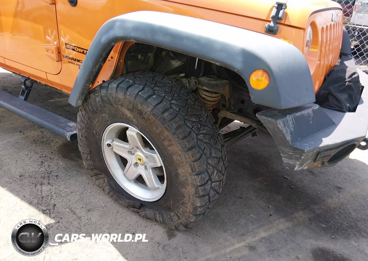 2012 Jeep Wrangler Unlimited Sport VIN:1C4BJWDG0CL222136 - 6