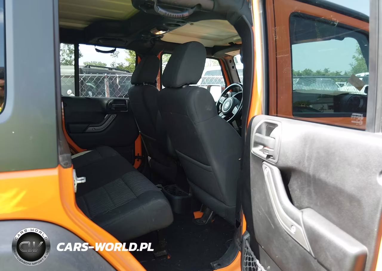 2012 Jeep Wrangler Unlimited Sport VIN:1C4BJWDG0CL222136 - 8