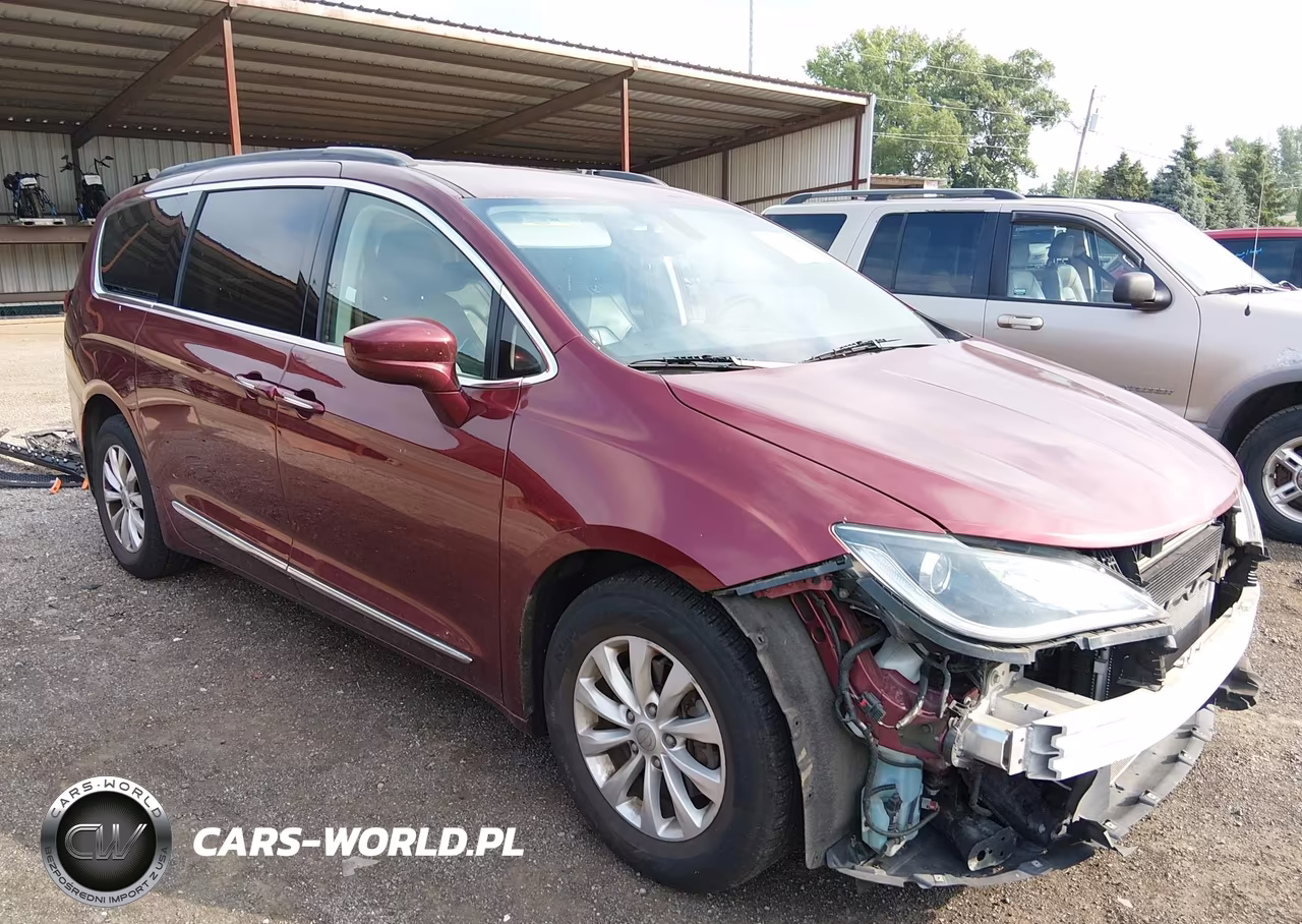 2017 Chrysler Pacifica Touring-L