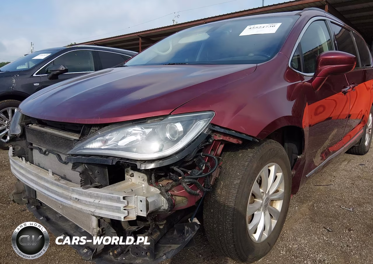 2017 Chrysler Pacifica Touring-L VIN:2C4RC1BG9HR533917 - 6