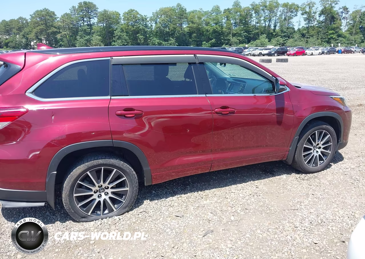 2018 Toyota Highlander Se VIN:5TDJZRFH1JS537826 - 13