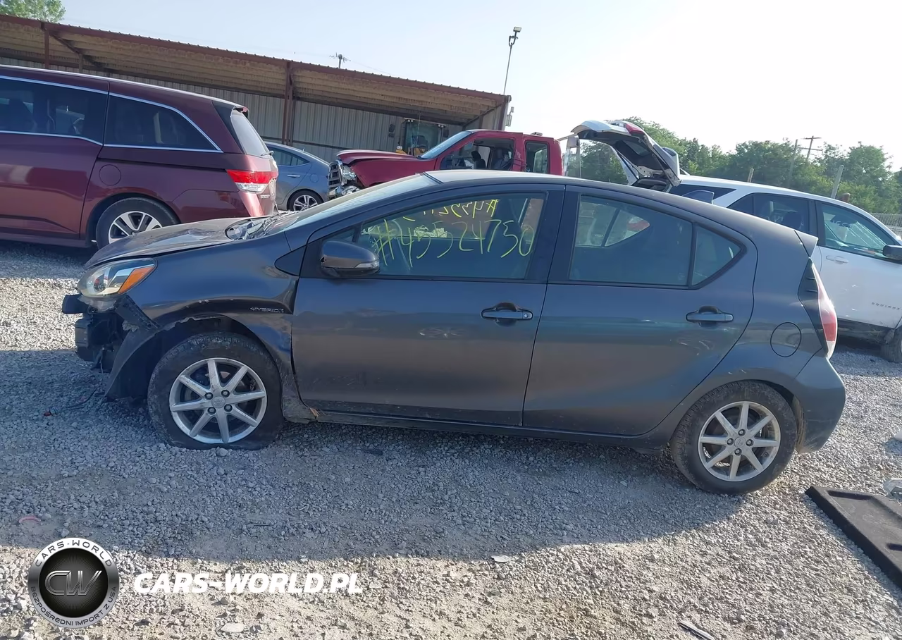 2015 Toyota Prius C Three VIN:JTDKDTB30F1098374 - 15