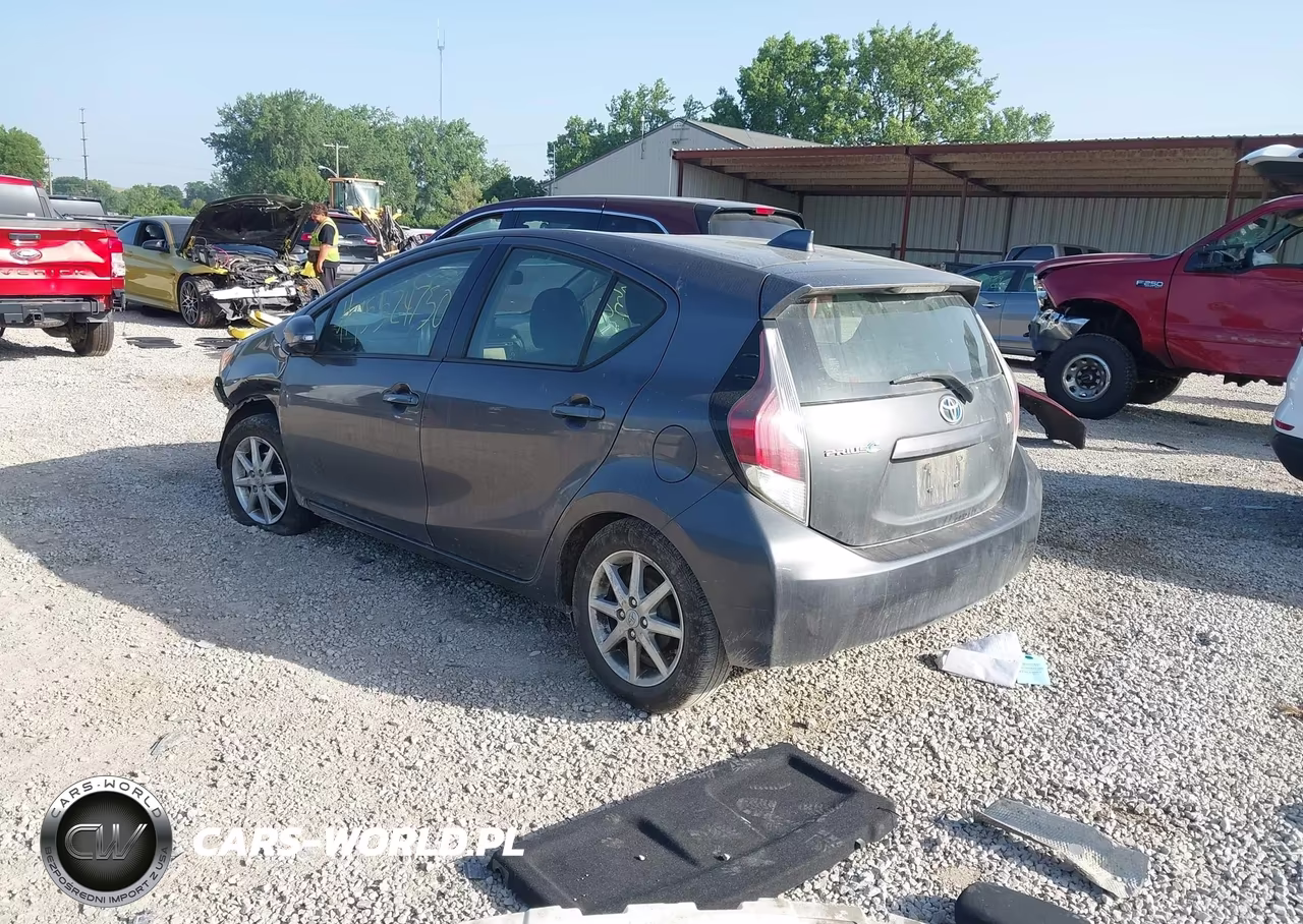2015 Toyota Prius C Three VIN:JTDKDTB30F1098374 - 3