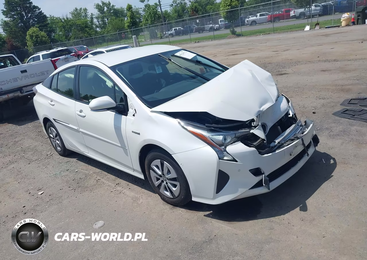 2018 Toyota Prius Three VIN:JTDKARFU4J3057502 - 1